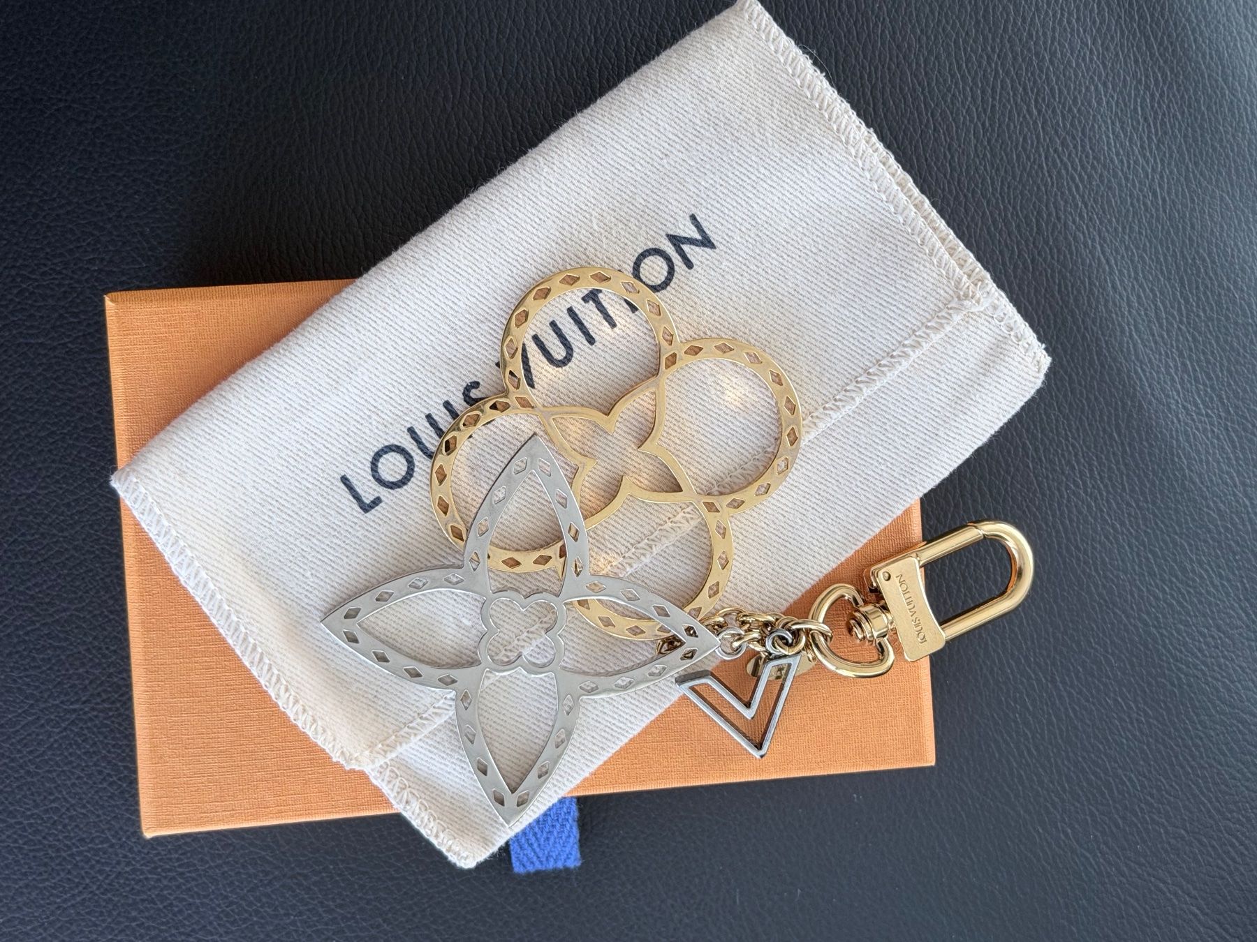 Louis Vuitton Anhänger: Louis Vuitton Charm – Gebraucht aus Reinach AG von BisMad3 4