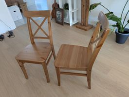 2er-Set klassische Holzstühle / Esszimmerstühle Massivholz