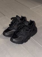 Neue Nike Huarache Triple Black Damen