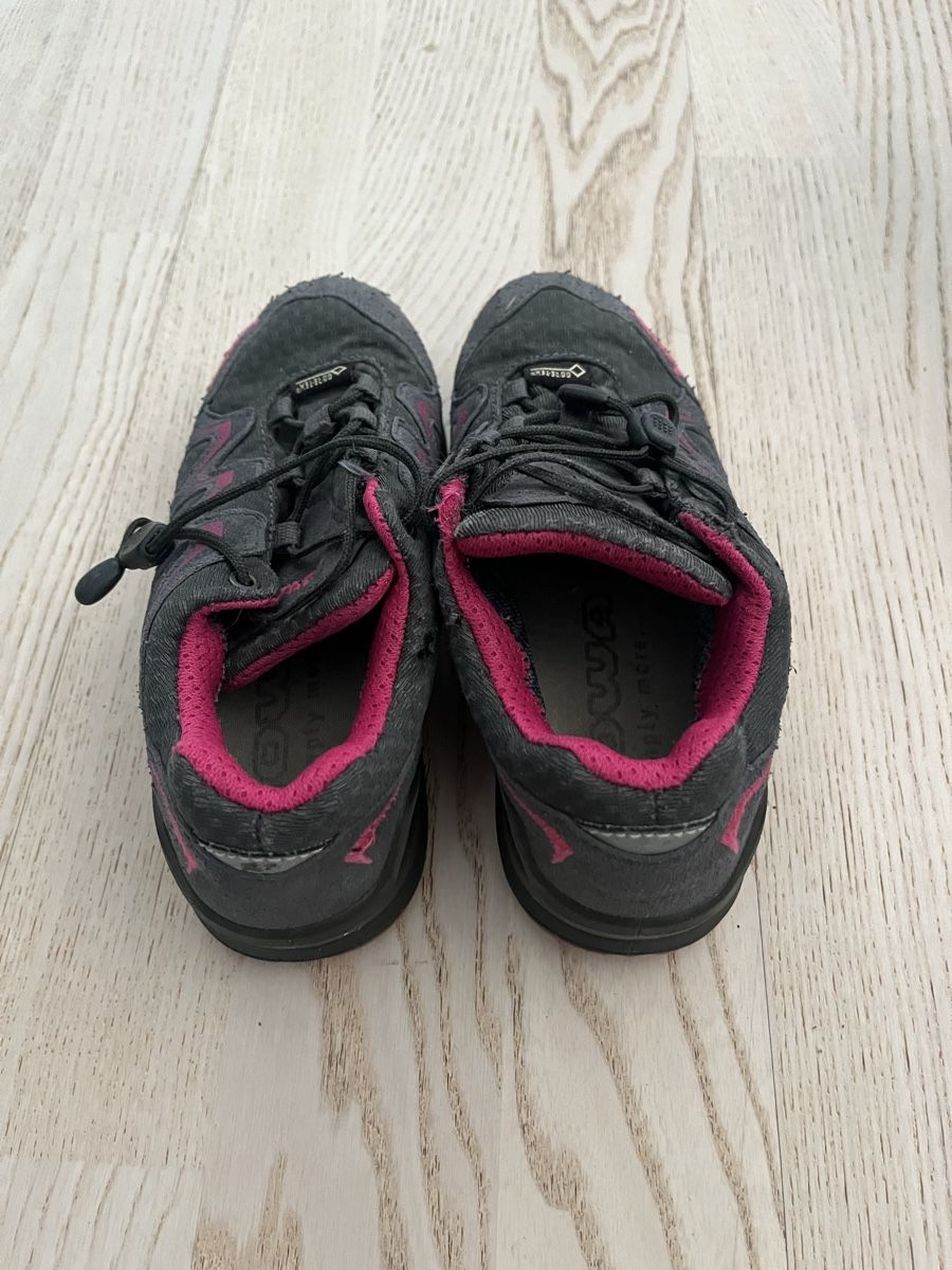 Lowa Schuhe für Jungen: Lowa Trekkingschuhe, Grösse 30 – Gebraucht aus Ennetbaden von Nala05 1