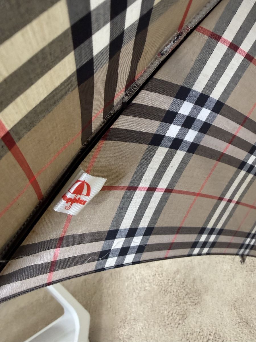 Burberry Ombrelli: Burberry Regenschirm schönes Holz – Usato da Richterswil venduto da Solemare47Nicole 3