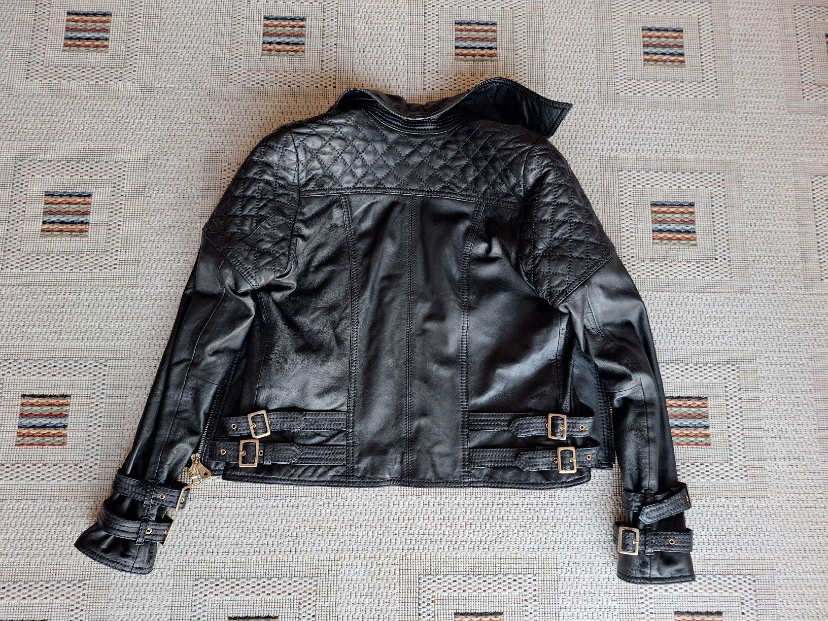Guess Vestes: Guess LammlederJacket - Gr.40 – Neuf (Voir description) à Wilen (Sarnen) par afl_lc58 2