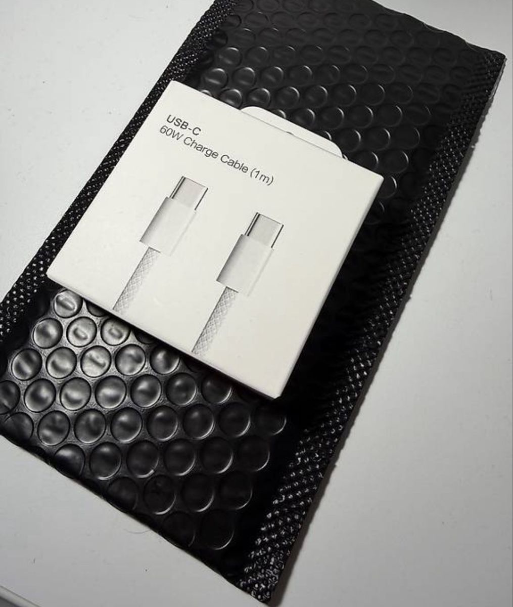 Chargements: USB-C Ladekabel – Neuf avec emballage d'origine à Wetzikon ZH par aro_685k