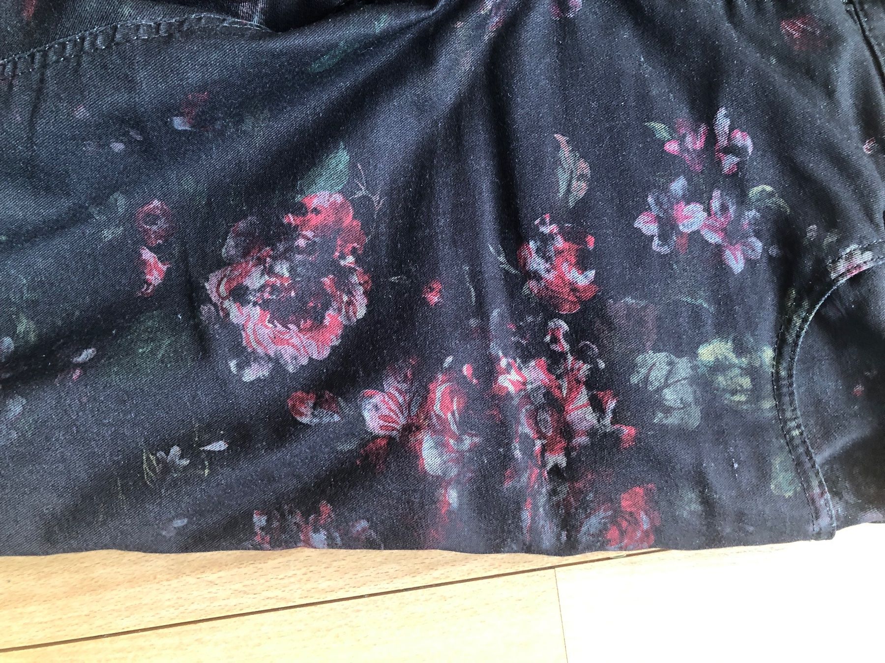 Pantaloni: Hose Zerres mit Rosenmuster, 42 – Usato da Hinwil venduto da dadalina76 2