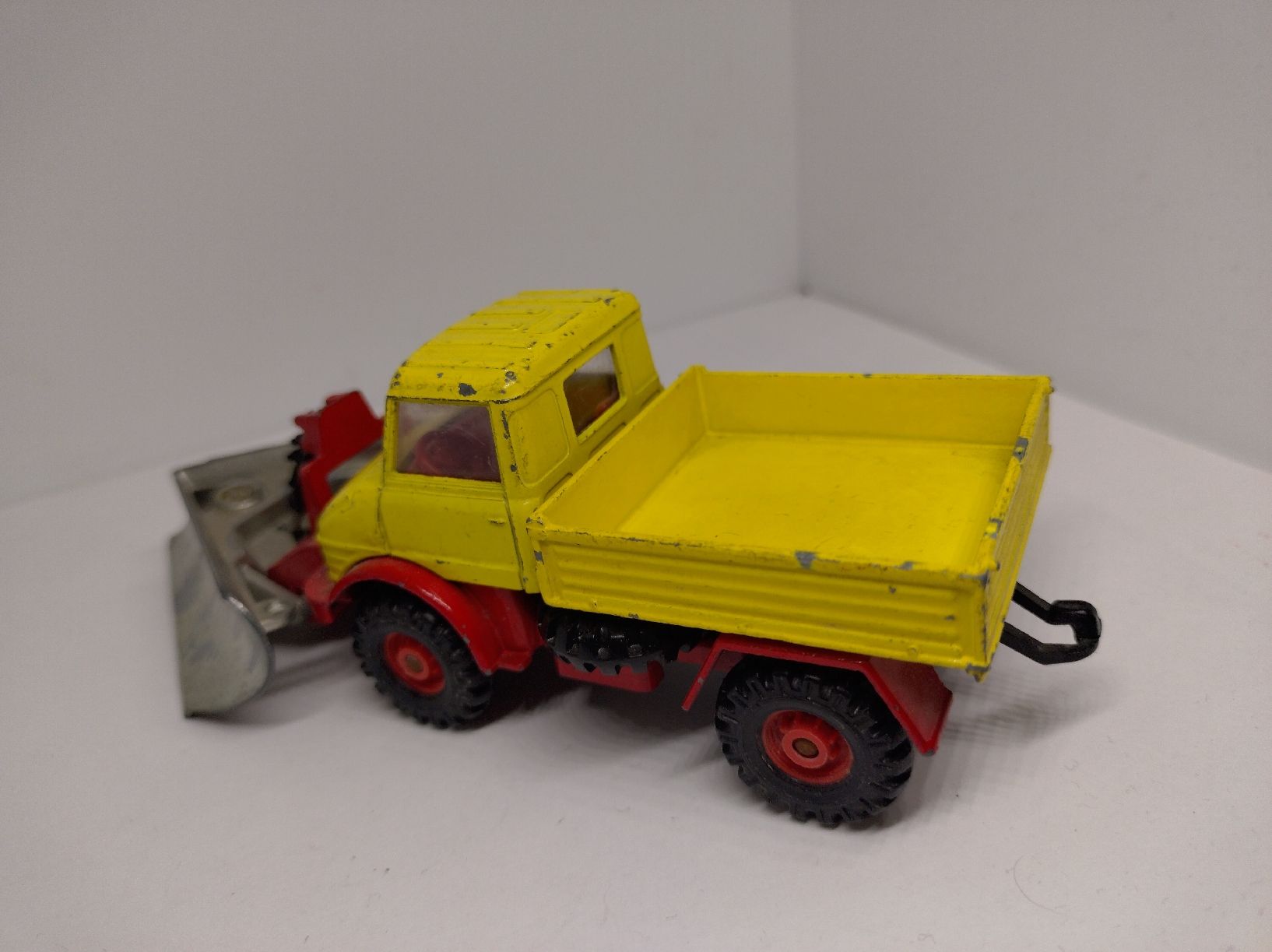 Corgi Toys Kit di modellismo & Modellini statici: Corgi, Unimog 400 chasse-neige  – Usato da La Chaux-de-Fonds venduto da Pierrot8404 3