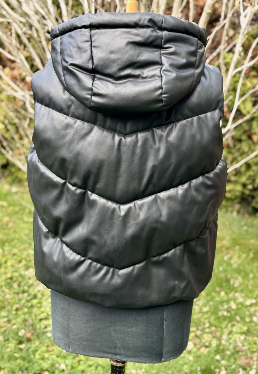 Zara Gilets & Westen: Gilet von Zara, Grösse XS – Neu (gemäss Beschreibung) aus Chur von Lilo_Pulver 2