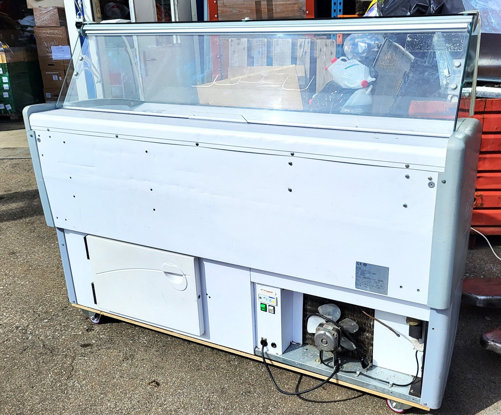 Vetrine: Eisvitrine / Eistheke Jamaica 9 – Usato da Diessenhofen venduto da Osio 2