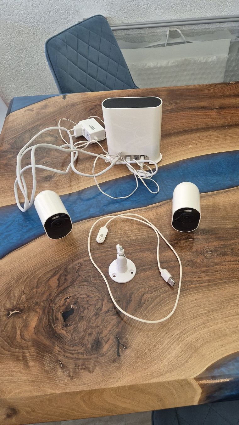 Arlo Videocamere: Arlo Ultra 2 Sicherheitskamera-Set – Usato da Malix venduto da kie_99dm