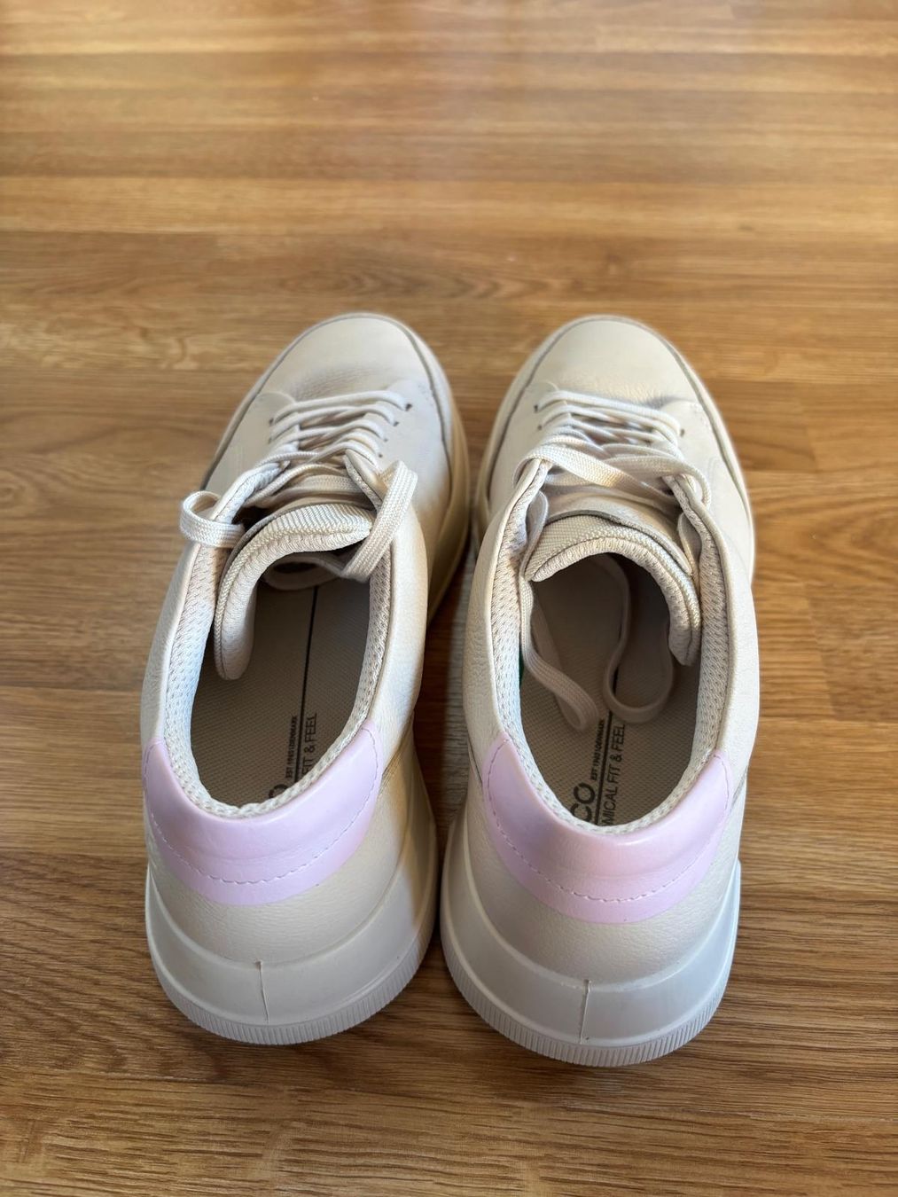 Ecco Scarpe da donna: Sneaker Ecco Leder Grösse 41 guter Zustand – Usato da Schaffhausen venduto da mar_dg95 2