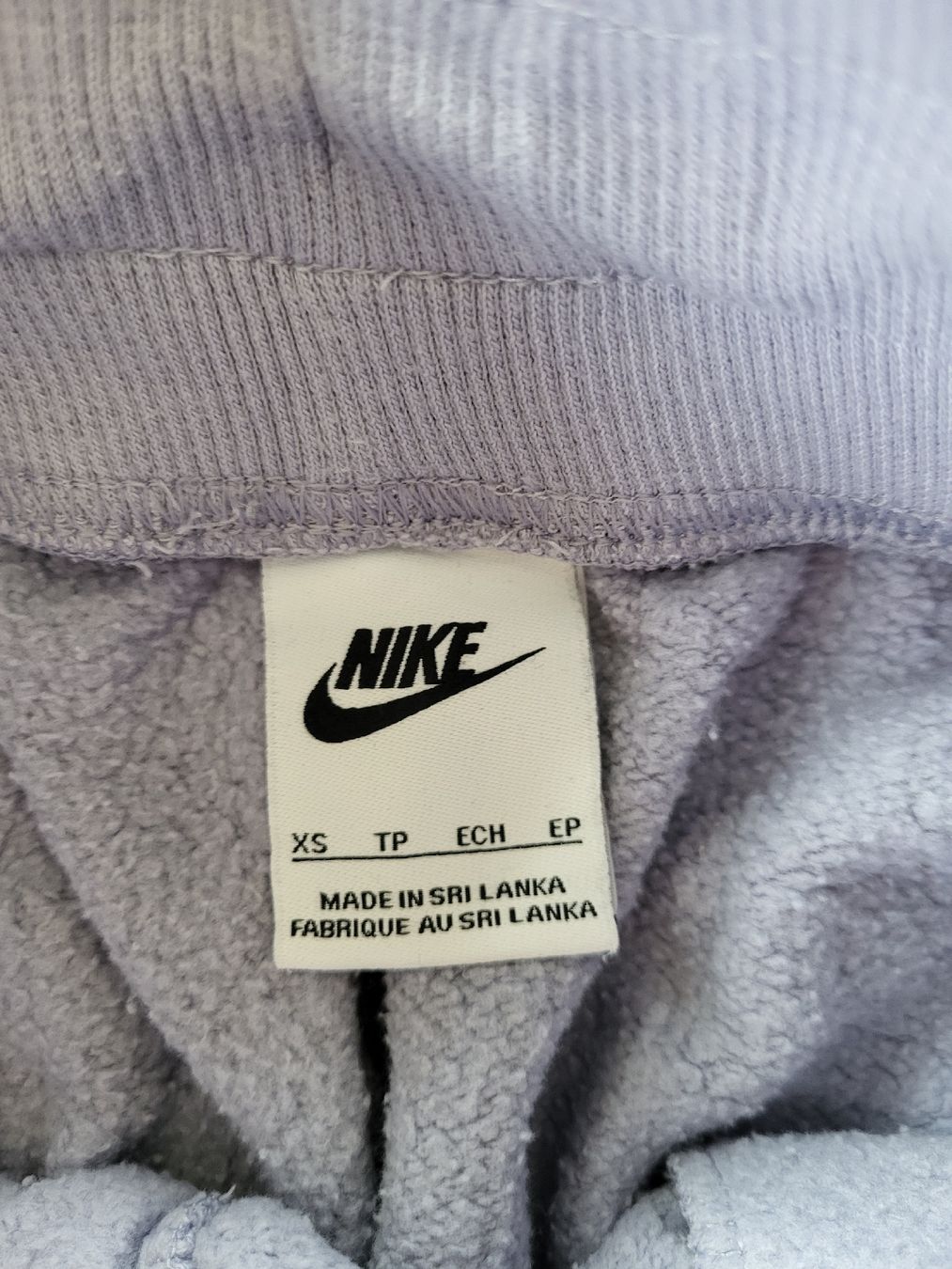 Pantaloni: Lila/Lavender Trainerhose Nike XS – Usato da Brugg AG venduto da elilara 1