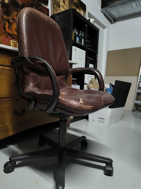 Chaises: Lot de chaises de bureau – D'occasion à Lausanne par mikee 1