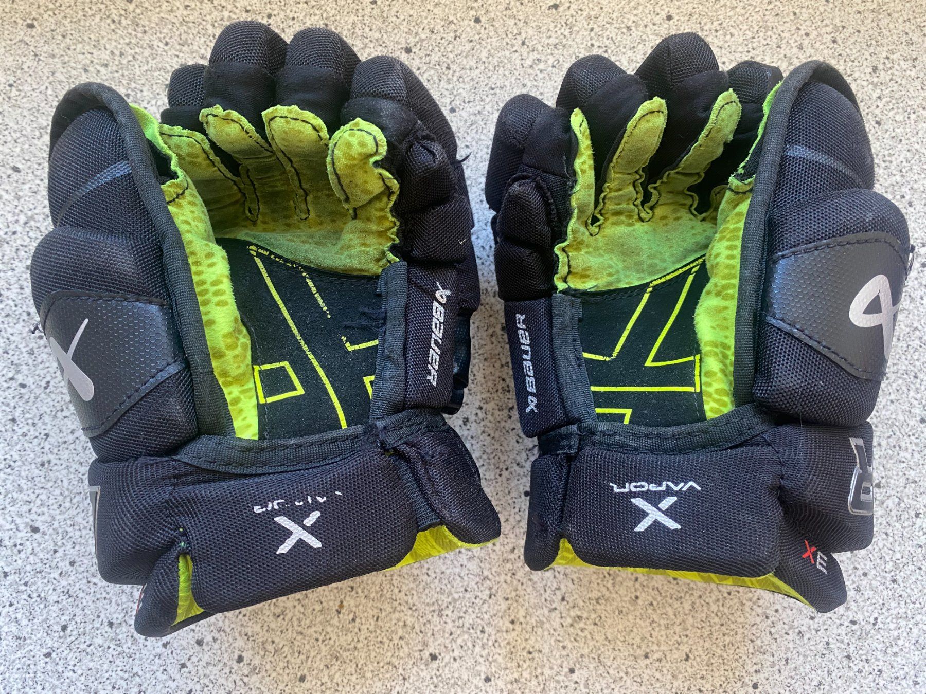 Guanti & manicotti: Bauer Eishockeyhandschuhe Grösse 10 zu verkaufen – Usato da Steckborn venduto da Sunneschii83 1
