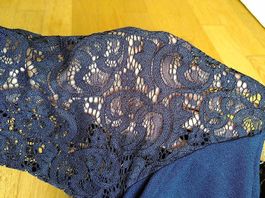 Schönes Stillkleid mit Spitze, Gr. M