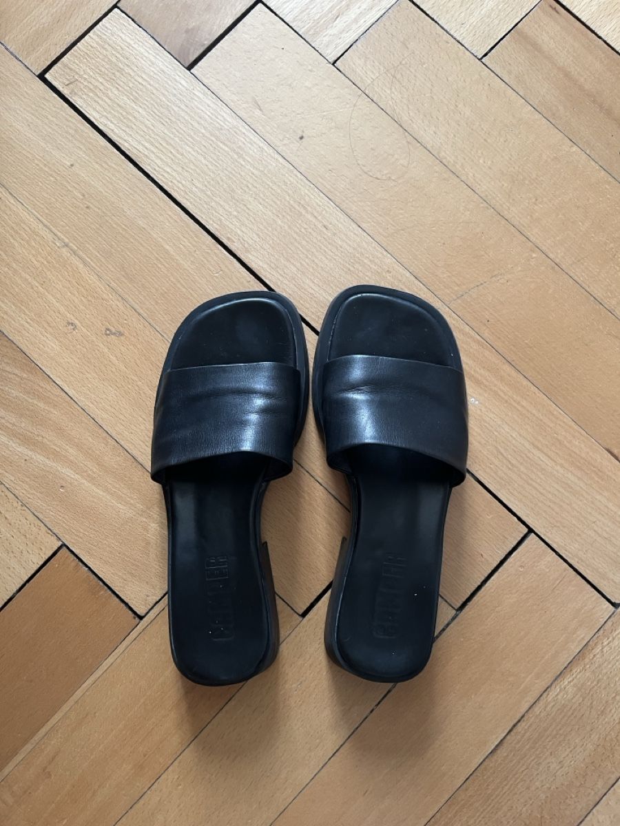 Camper Scarpe da donna: Camper Pantoletten schwarz Leder Grösse 38 – Usato da Zürich venduto da vitobossha