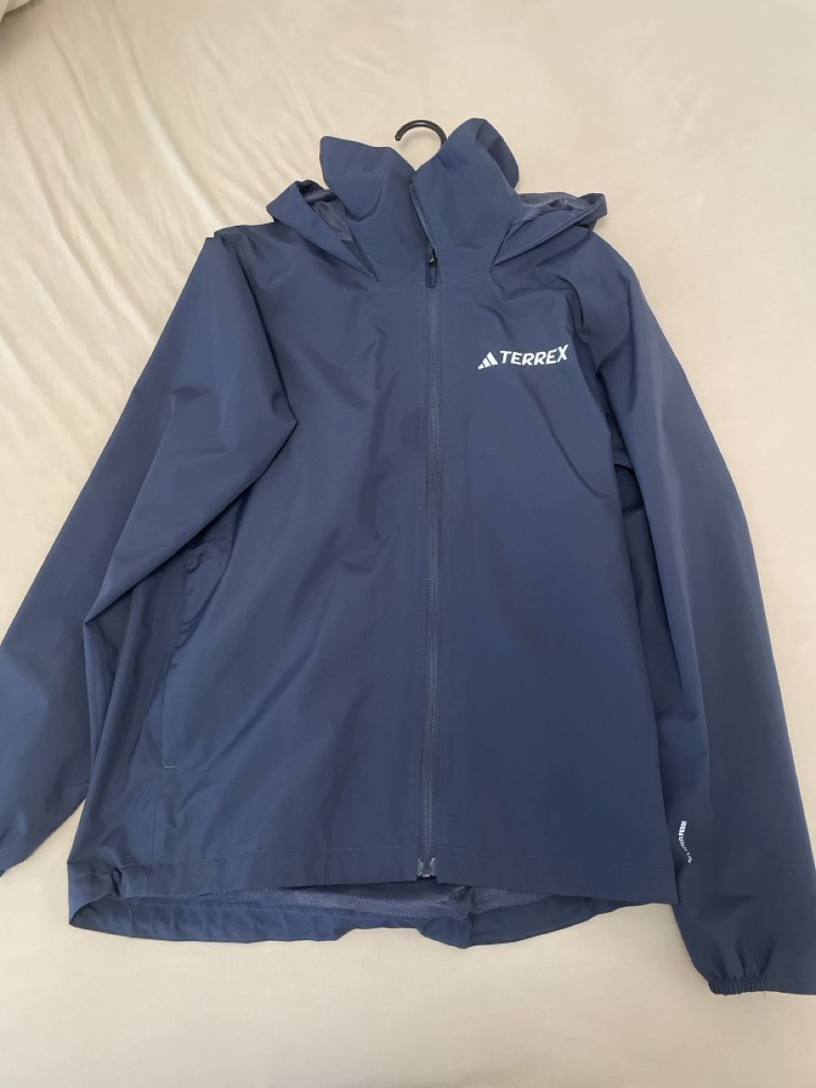 Adidas Jacken: Adidas Terrex Windjacke – Neu (gemäss Beschreibung) aus Laufen von jes_ll2f