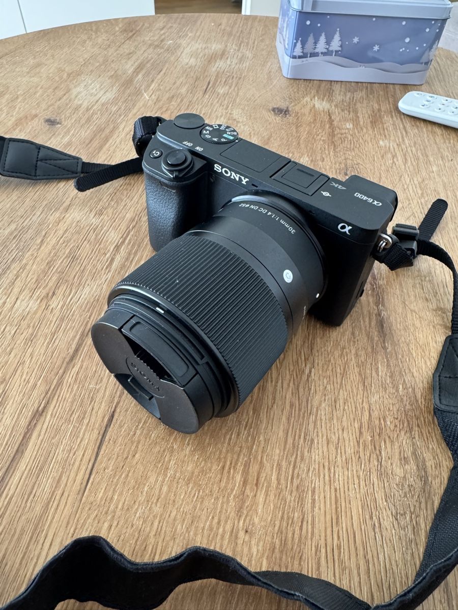 Sony Kamera: Sony Alpha 6400 - 3 Objektive - Perfekter Zustand – Neu (gemäss Beschreibung) aus Langendorf von  1