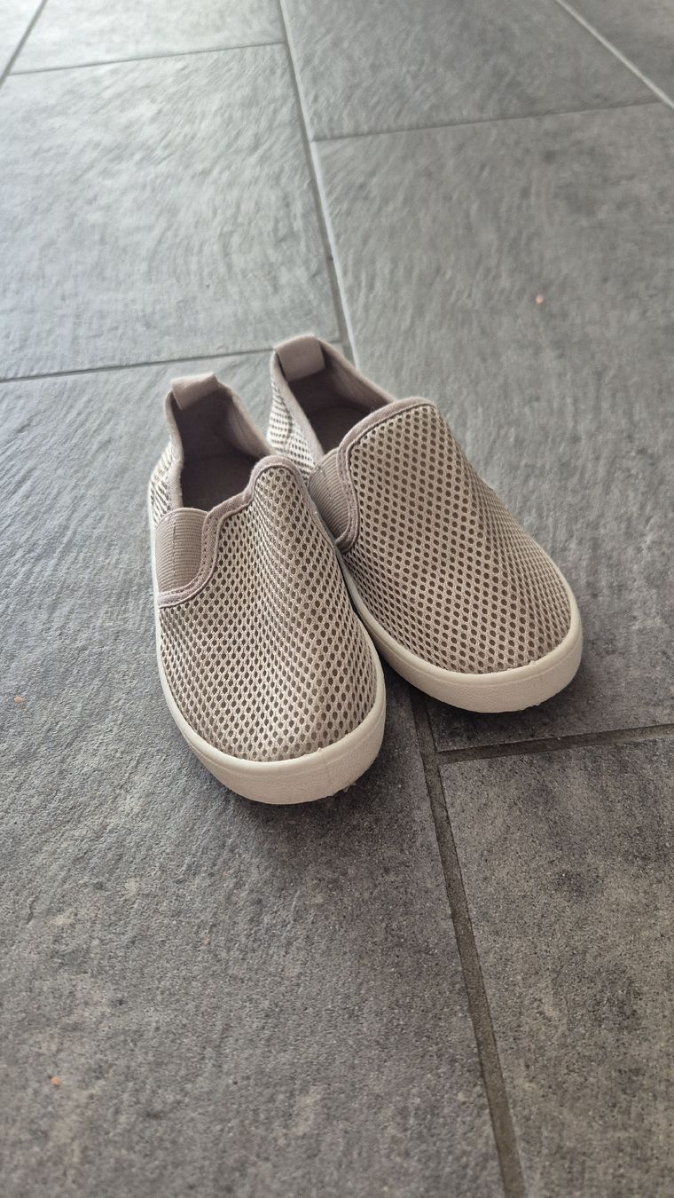 H&M Scarpe per ragazzi: Slip-on-Sneaker aus Mesh grösse 30 – Usato da Steinen venduto da I_nikita_I