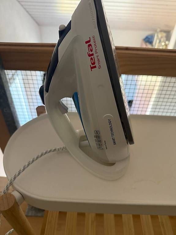Tefal Ferri da stiro: Fer à repasser Tefal Smart Protect vapeur – Usato da La Joux FR venduto da ale_w55y 1