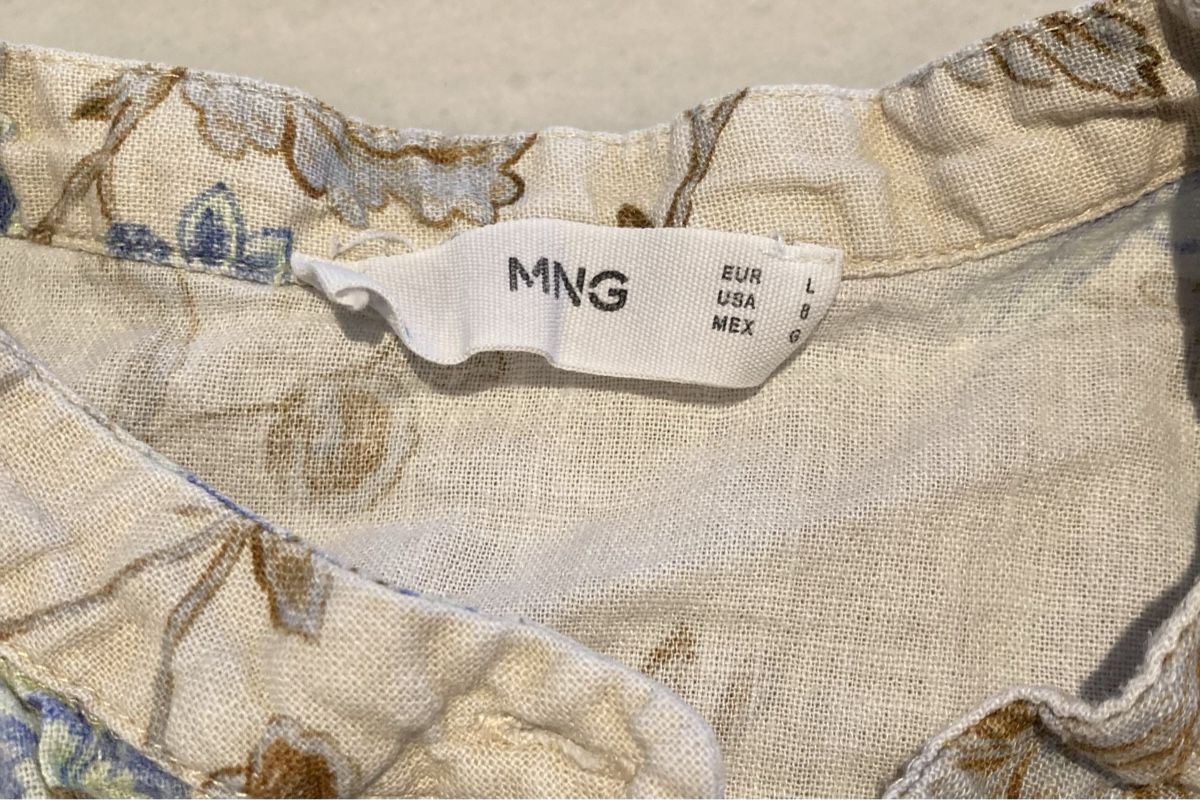 Mango Chemisiers: Damen Bluse Mango Blumenmuster, Gr. M/L – D'occasion à Morschach par leonie87 1