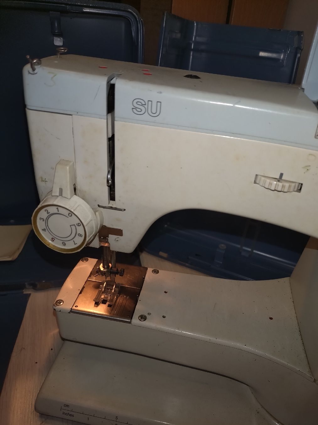 Elna Machines à coudre: Machine à coudre Elna SU avec mallette – Défectueux à Farvagny-le-Grand par LaCaverne 1