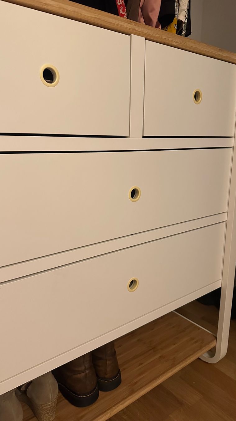 Ikea Armadi: Kleiderschrank – Usato da Seeberg venduto da bubblegumhaschi3 1