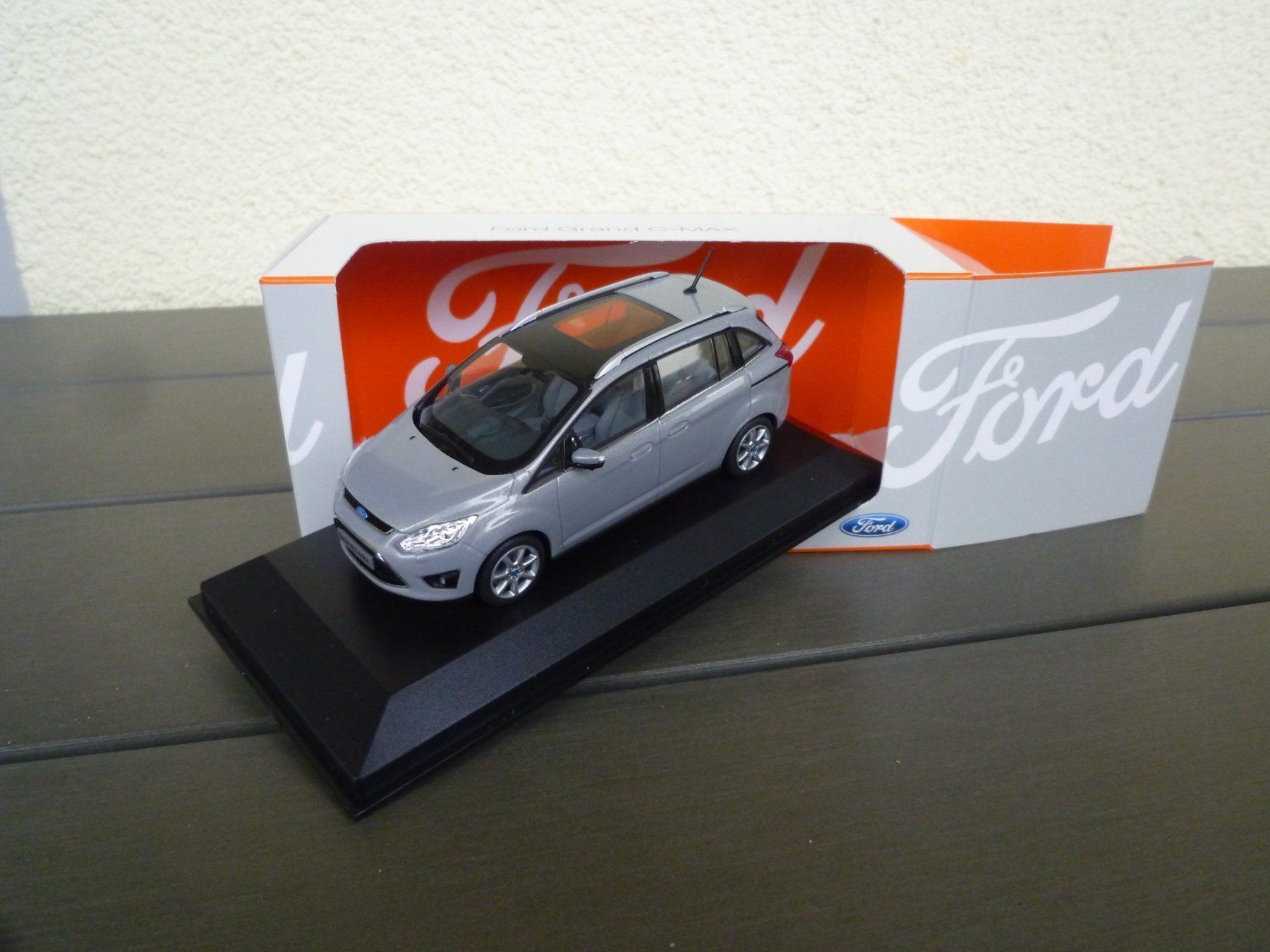 Modellini d'auto: Ford Grand C-Max – Nuovo e nell'imballaggio originale da Flawil venduto da Imperiosud