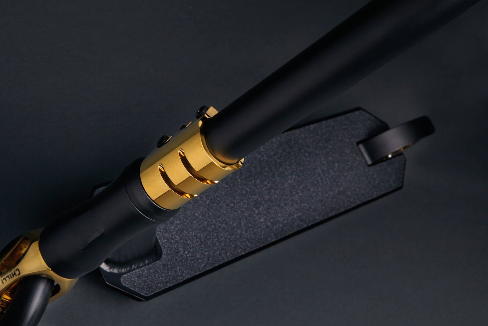 Chilli Kickboard: Chilli Pro Scooter Reaper Crown Schwarz Gold – Nuovo e nell'imballaggio originale da Wängi venduto da LiqKojote 1