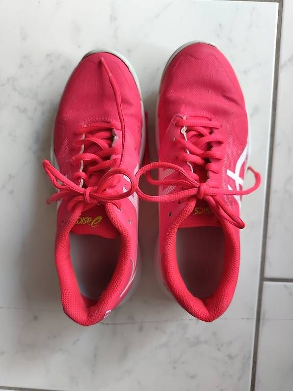 Asics Scarpe per ragazze: Asics Hallenturnschuhe Grösse 37 – Usato da Meilen venduto da Hope777