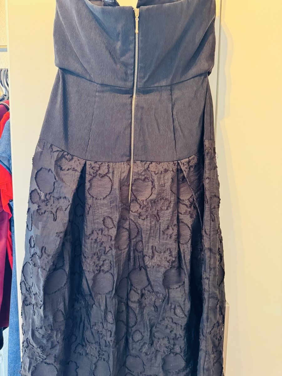 Kleider: Abendkleid Four Flavor Grösse 42 schwarz – Gebraucht aus Pfäffikon SZ von Norina2005 1