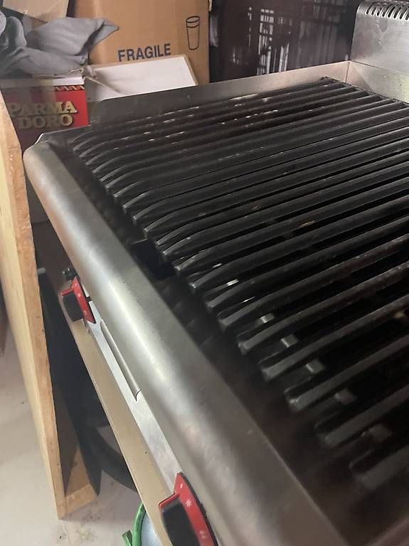 Grills: Lavastein-Grill – Gebraucht aus Widnau von ladolcevita02 1