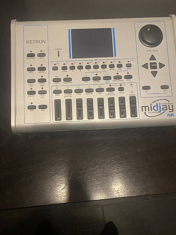 Musikinstrumente: Ketron Midjay Plus – Gebraucht aus Hinterforst von Malihi