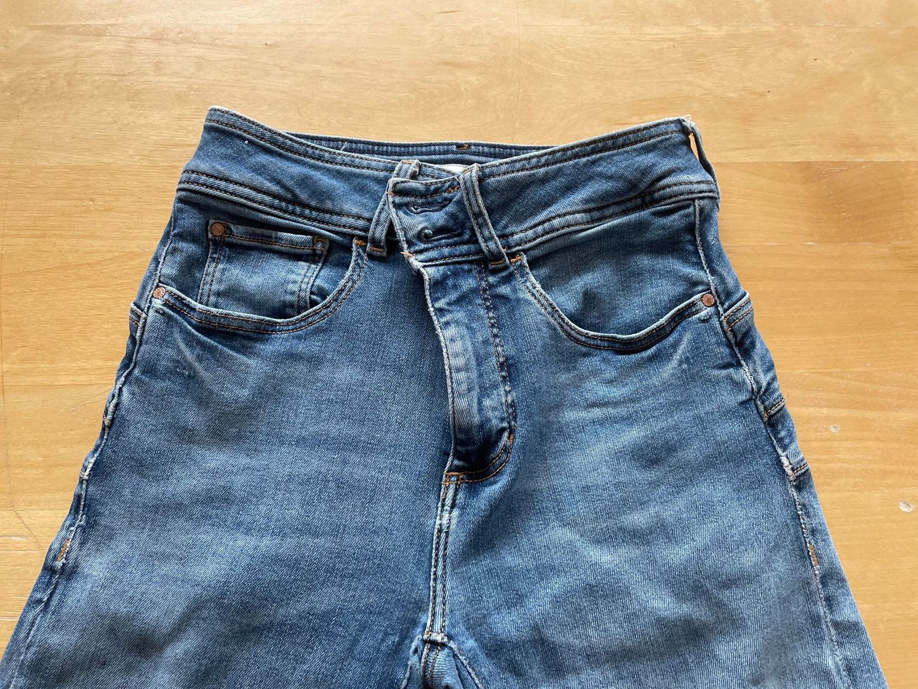 Guess Jeans: Guess Jeans Skinny High – Usato da Zofingen venduto da Hathoway 3