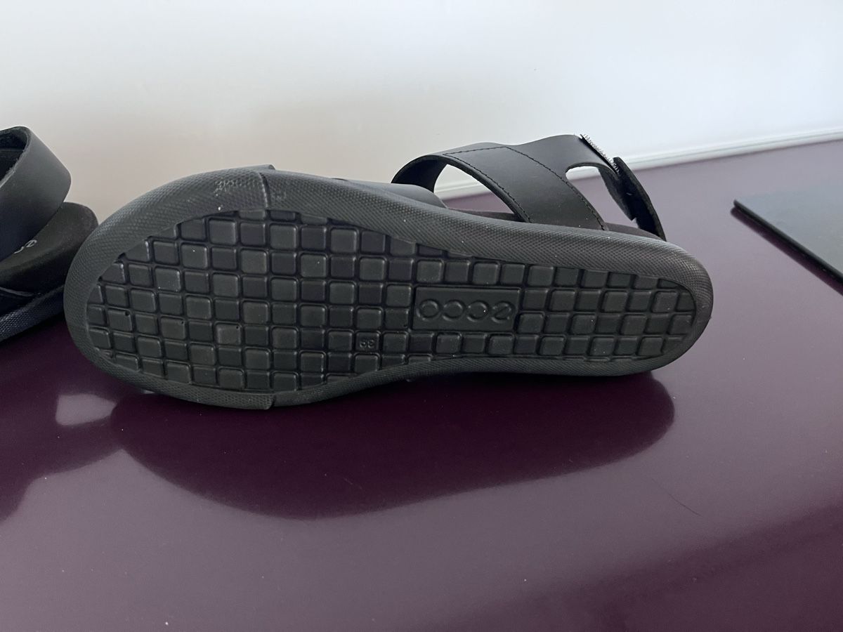 Scarpe da donna: Ecco Sandalen 39 schwarz neu – Nuovo (secondo la descrizione) da Pfäffikon ZH venduto da Solaria 1