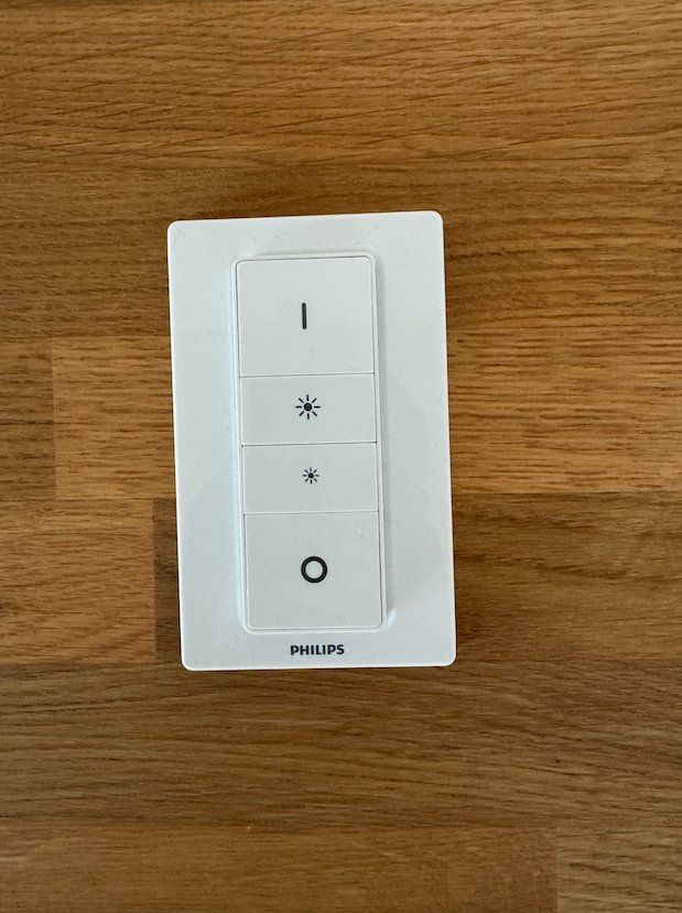Mobili TV: Sideboard mit Echtholz-Eichenplatte und Philips-Hue-Licht – Usato da Zofingen venduto da reevb 6