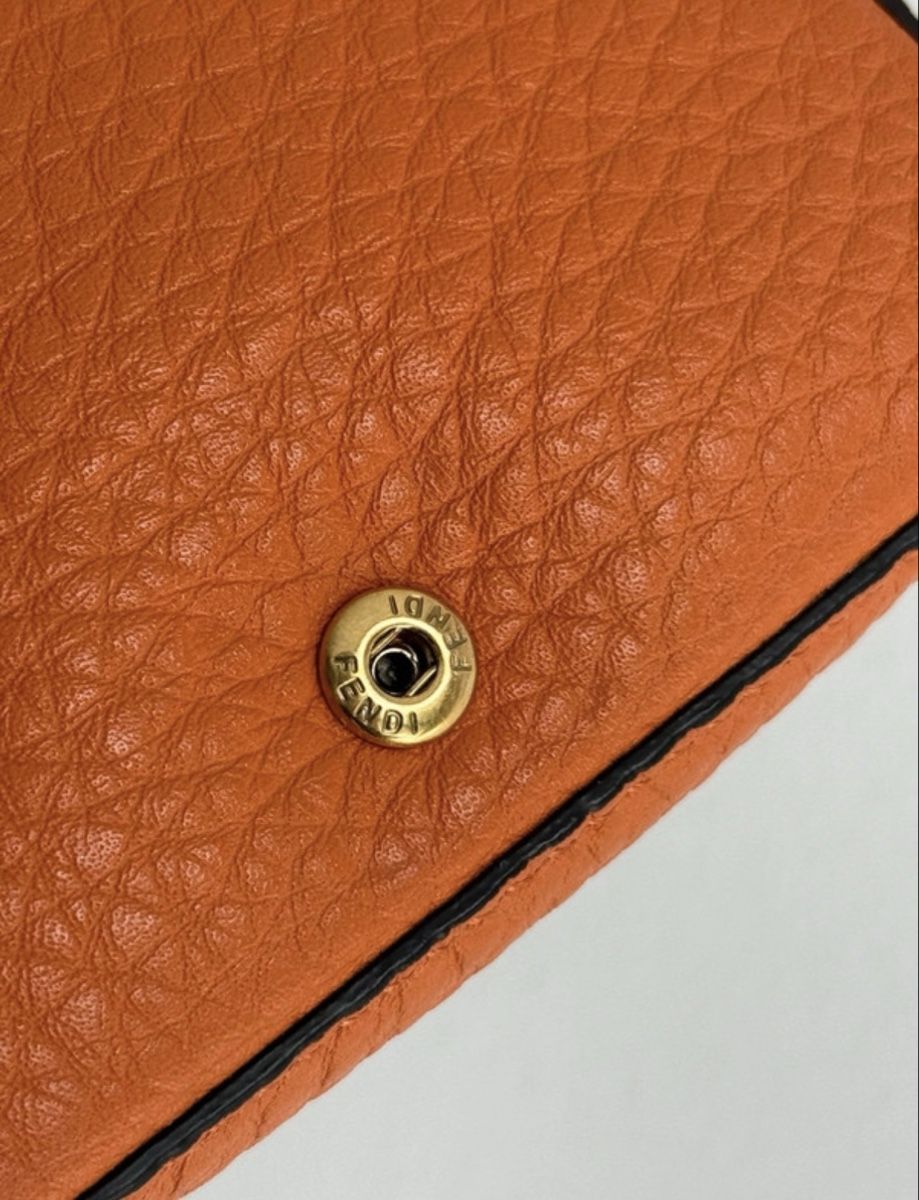 Fendi Borse da donna: FENDI Micro Baguette Leder Mini Bag charm Neu Orange – Nuovo e nell'imballaggio originale da Castagnola venduto da BlondiePosh 6