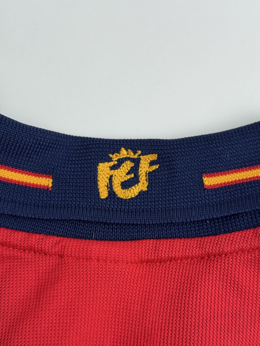 Adidas Canottiere & Pantaloni: Spain 00/02 home shirt  – Nuovo (secondo la descrizione) da Baden venduto da Timelessthreads 8