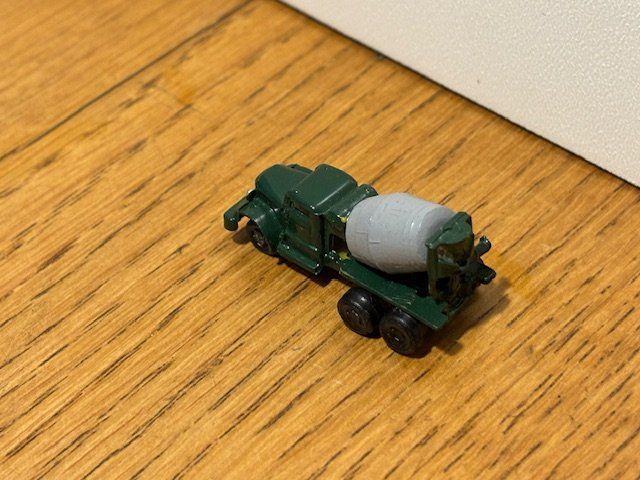 Modelleisenbahnen: *M395: Kleiner Oldtimer Beton (Spur N) – Gebraucht aus Birsfelden von Birs_25 2