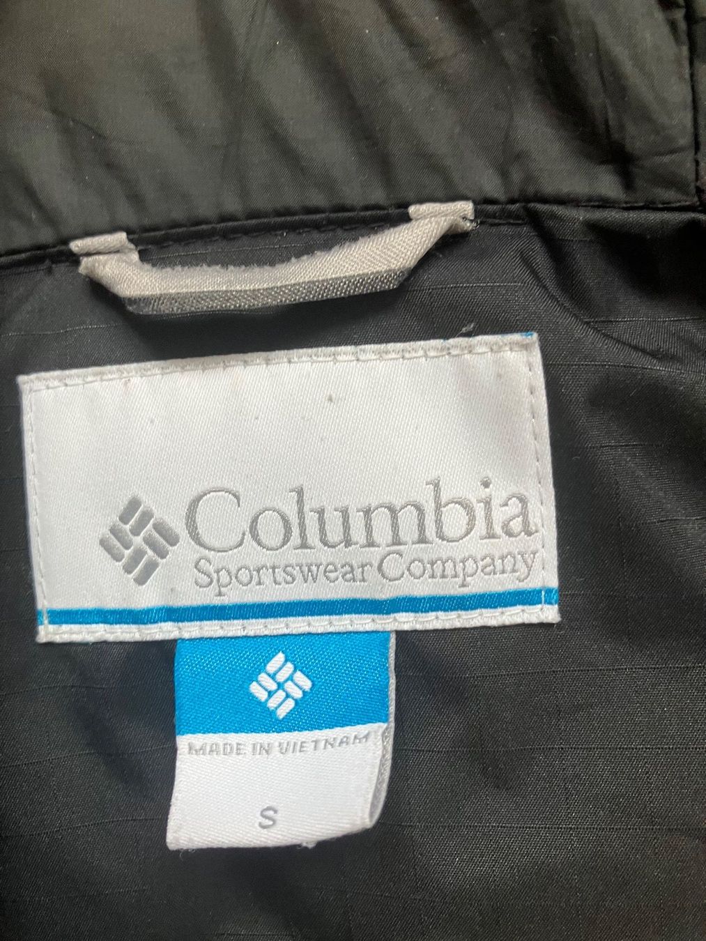 Columbia Giacche: Veste imperméable isolée Columbia, taille S – Nuovo (secondo la descrizione) da Ecublens VD venduto da axe_2b9x 2