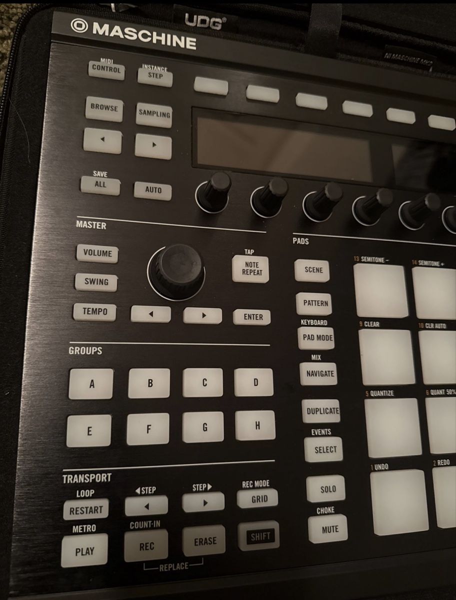 Native Instruments Musikinstrumente: Native Instruments MASCHINE MK2 BLACK HW – Gebraucht aus Oberneunforn von lwiesmann 3