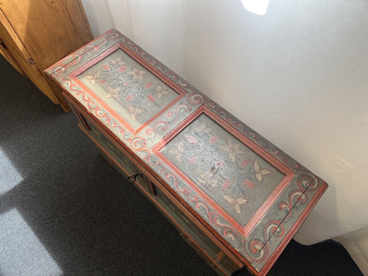 Cassapanche: Selten kleine Ostschweizer Truhe – Usato da Gossau SG venduto da Keller-Antiques 2