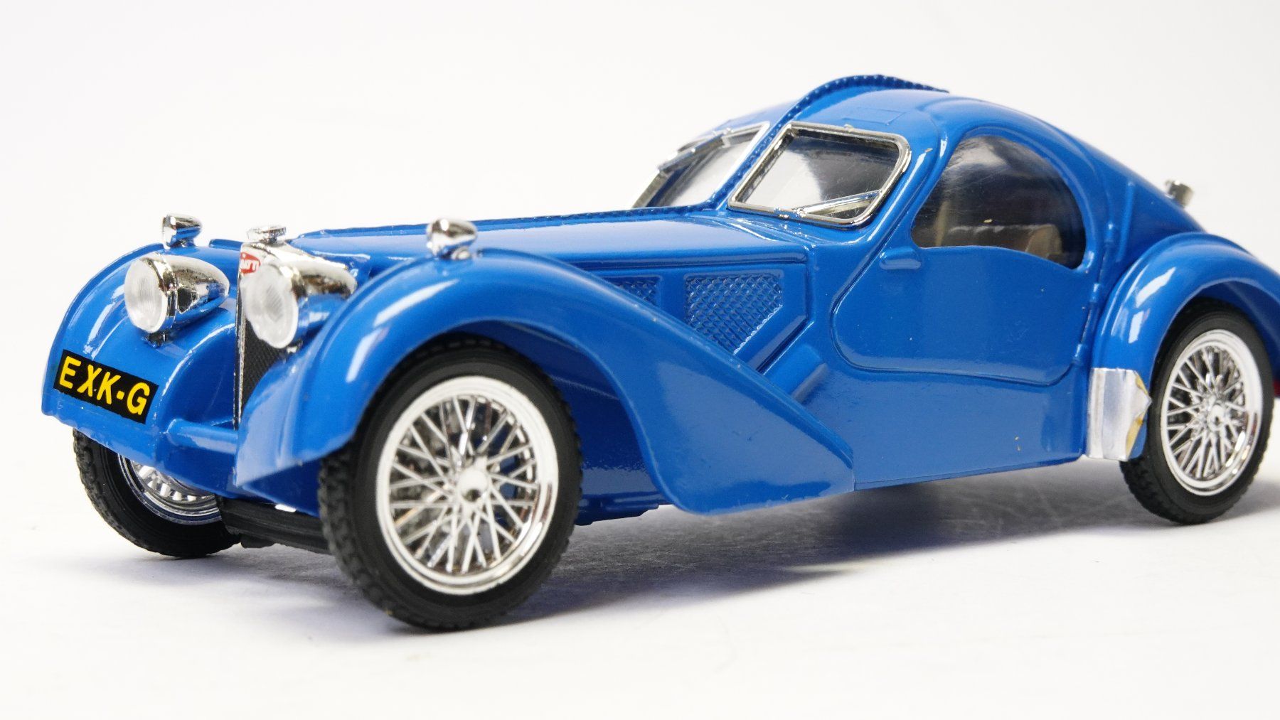 Brumm Modellini d'auto: e55 1/43 Brumm Buggati blau – Usato da Thun venduto da evinka_gmbh