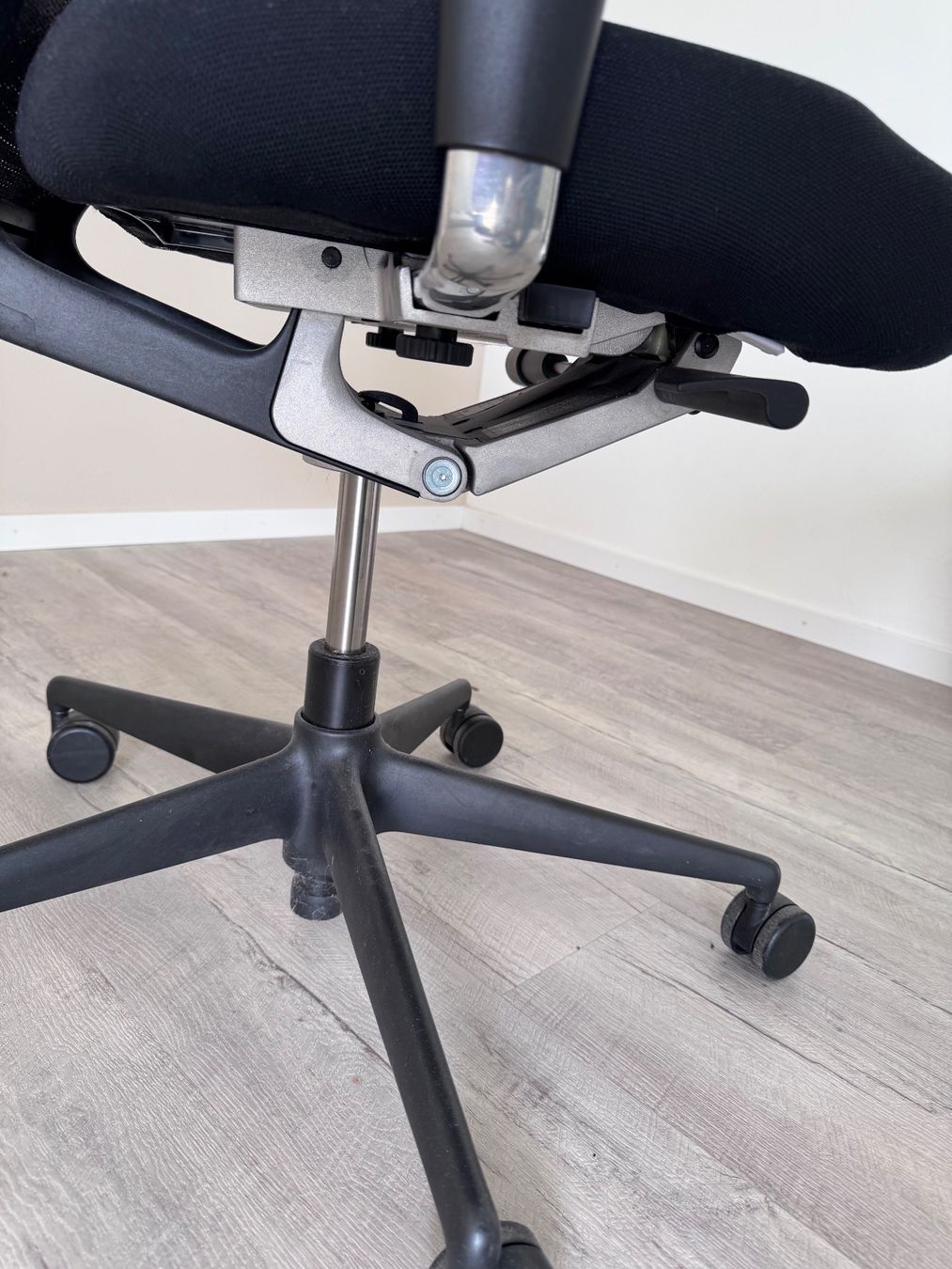 Vitra Stühle: VITRA MedaPro Bürostuhl – Gebraucht aus Kilchberg ZH von pge_zw57 2