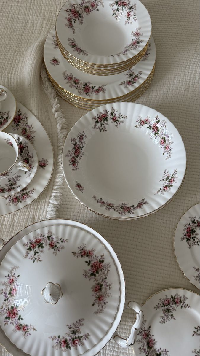 Royal Albert Set di piatti: Royal Albert Lavender Rose Tafelservice ! – Usato da Adliswil venduto da AE-Shop 1