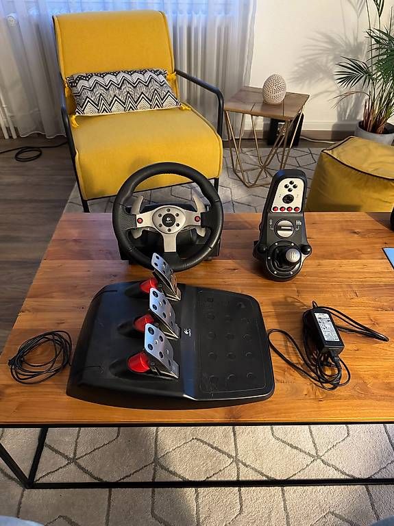 Logitech Controller: Logitech G25 Racing Wheel complet – Usato da Engollon venduto da Winters91