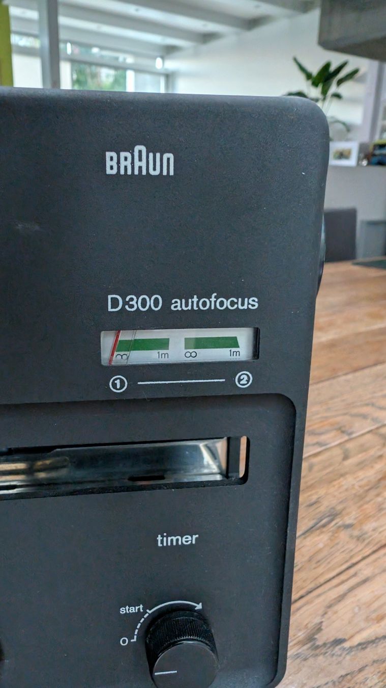 Braun Proiettori: Braun D300 Autofocus Diaprojektor – Difettoso da Geroldswil venduto da viv_vs9r 1