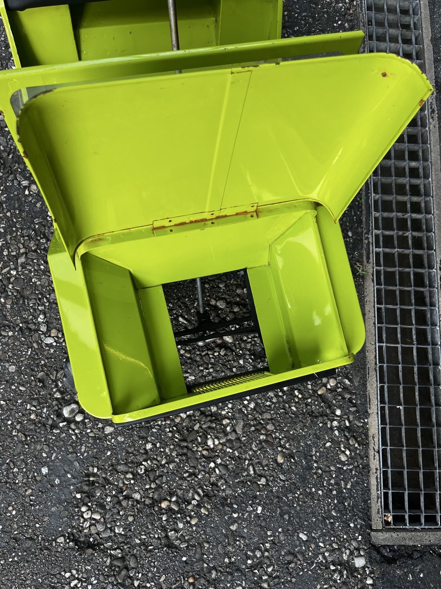 Veicoli per bambini: Kinderauto aus Blech – Usato da Safenwil venduto da Shelby001 3