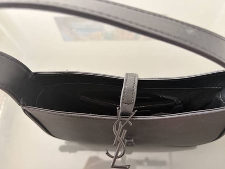 Elegante YSL Le 5 à 7 Hobo-Bag