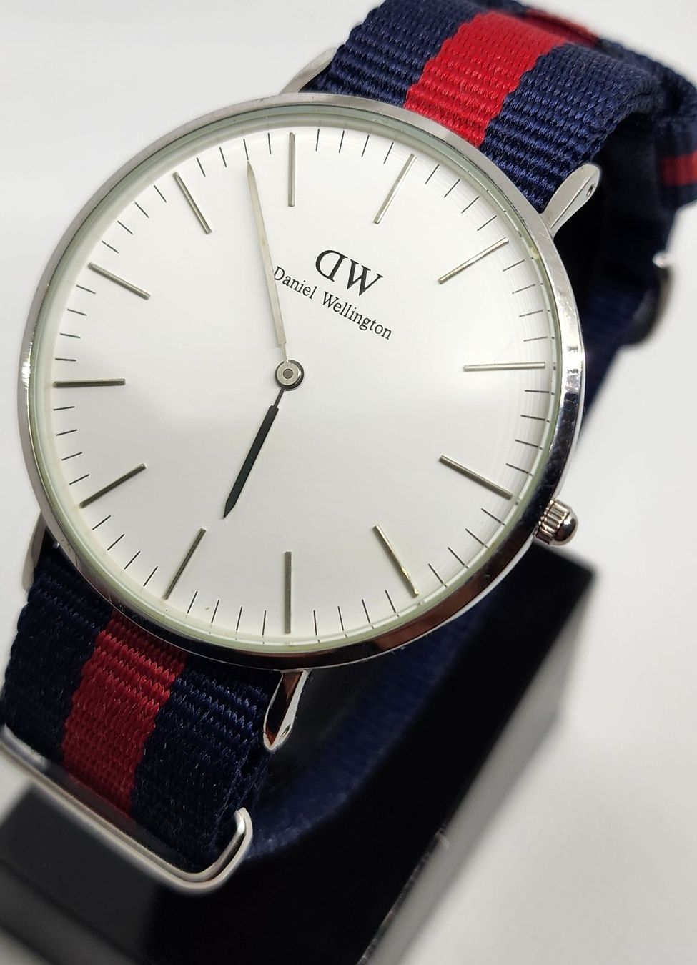 Daniel Wellington Orologi: Montre Daniel Wellington Oxford – Usato da Vevey venduto da var_5d8n