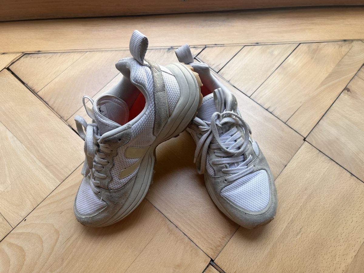 Veja Scarpe da donna: VEJA Sneakers beige/weiss 39  – Usato da Zürich venduto da romcam