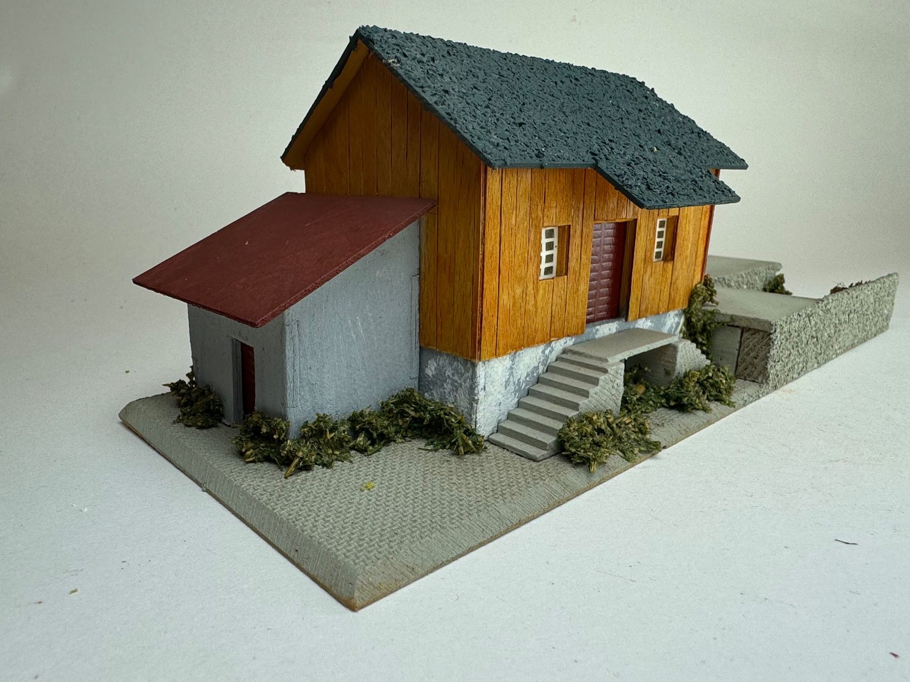 Modelleisenbahnen: Faller Güterschuppen mit  Rampe Nr. 158 Fertigmodell – Gebraucht aus Elm von Wikmtz 1